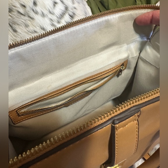 BCBG Tan Handbag /Shoulder Bag - Picture 6 of 7